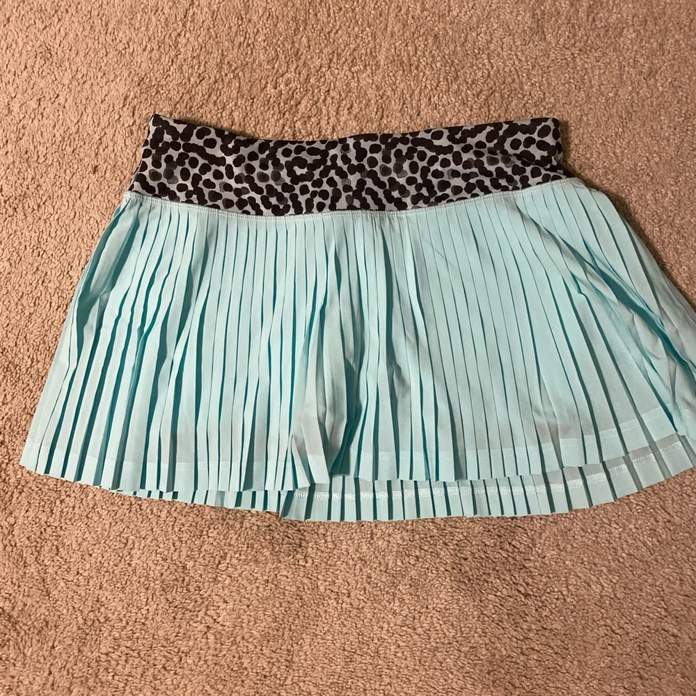 Gorgeous and Barely Worn Lululemon Skirt